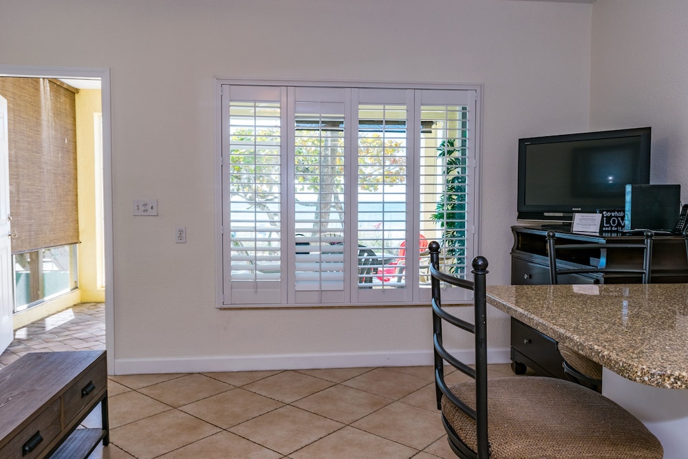 Beach House Resort 3 by RedAwning - photo 8