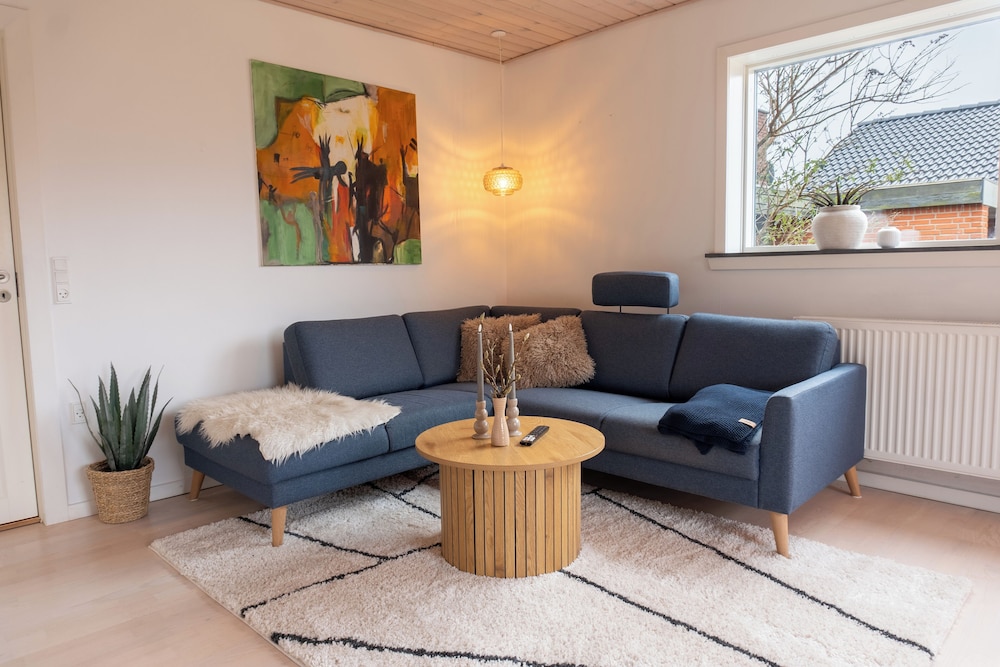 Petit Surfer - carbon neutral hotel in Unknown City