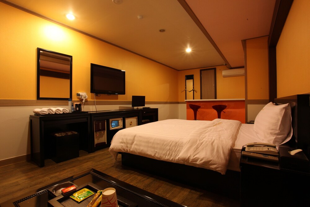 Ks Hotel - carbon neutral hotel in Cheonan