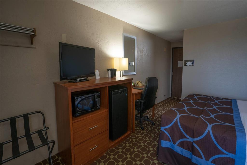 Super 8 by Wyndham Miles City - photo 29
