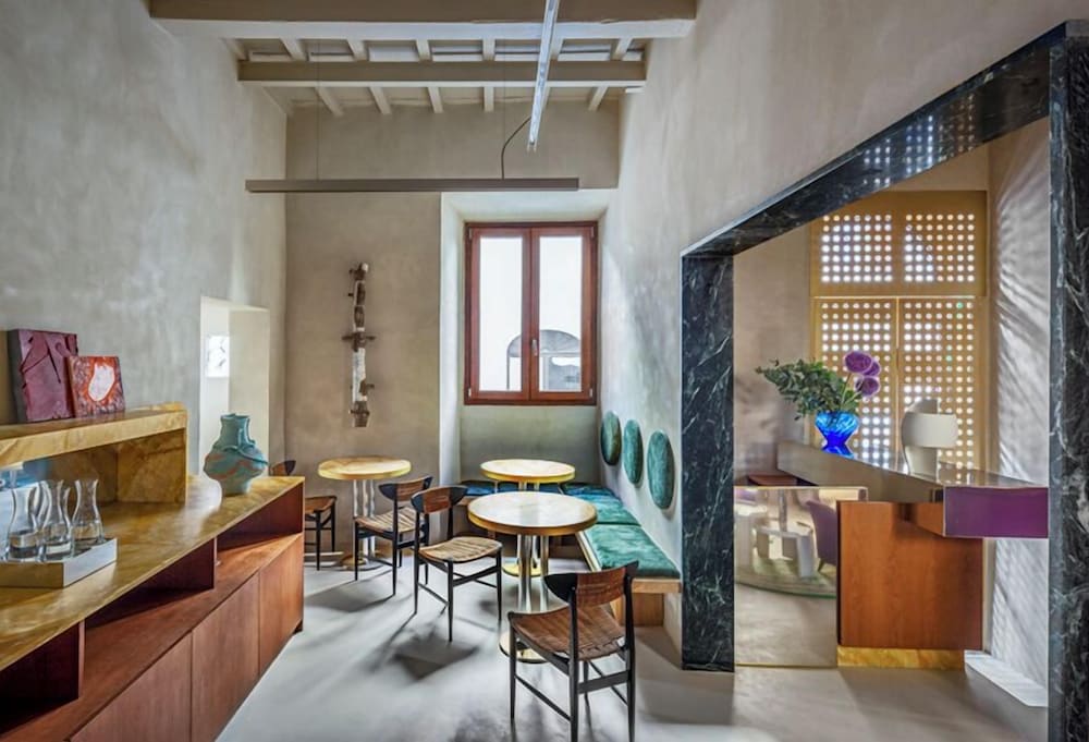 TheWheelsFlorence — 5-Star Luxury Hotel in Florence, Italy