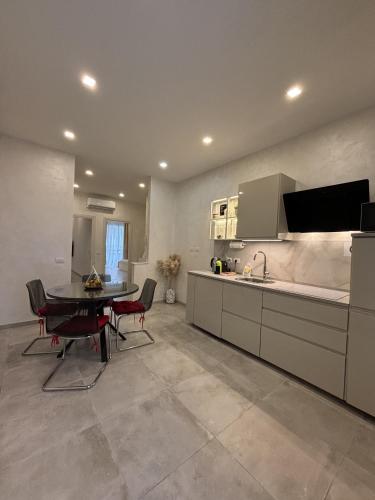 Rifready Apartment Con Posto Auto Vicino a Aou Careggi Meyer Polo Unifi — 4-Star Luxury Hotel in Florence, Italy