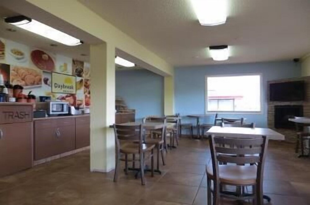 Days Inn by Wyndham Champaign Urbana - photo 13