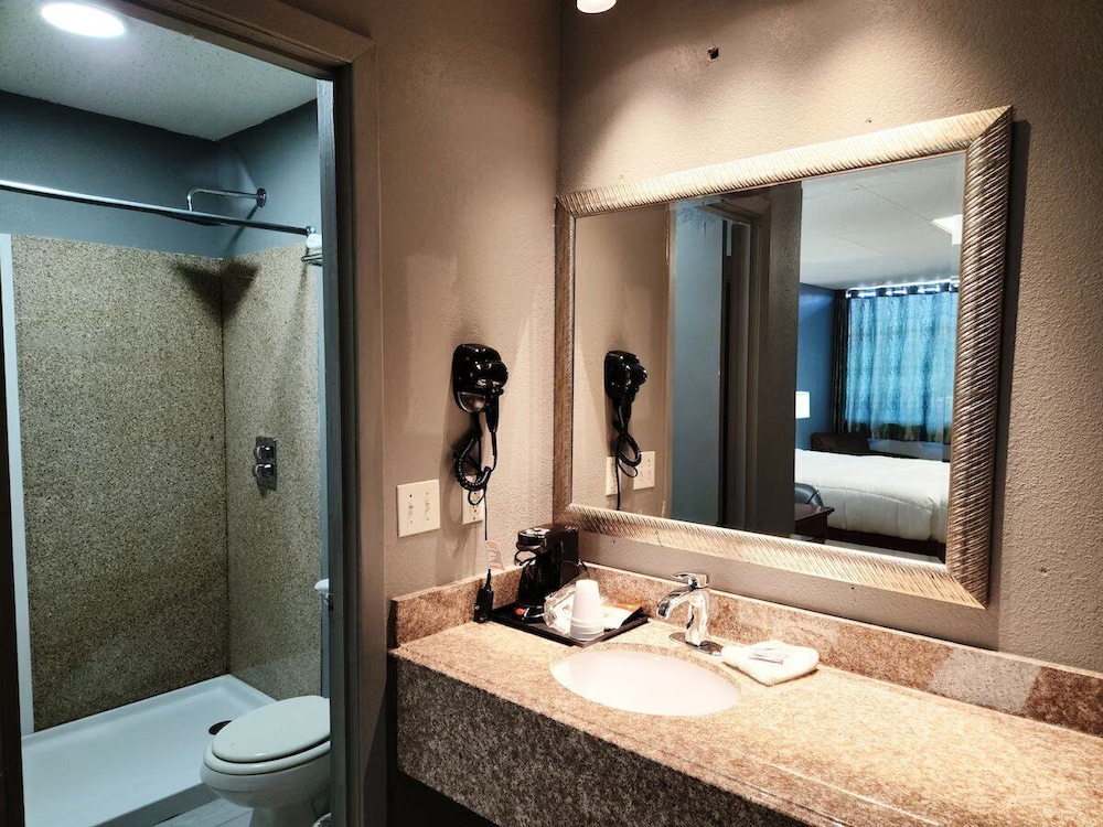 Executive Inn at Mena - photo 23