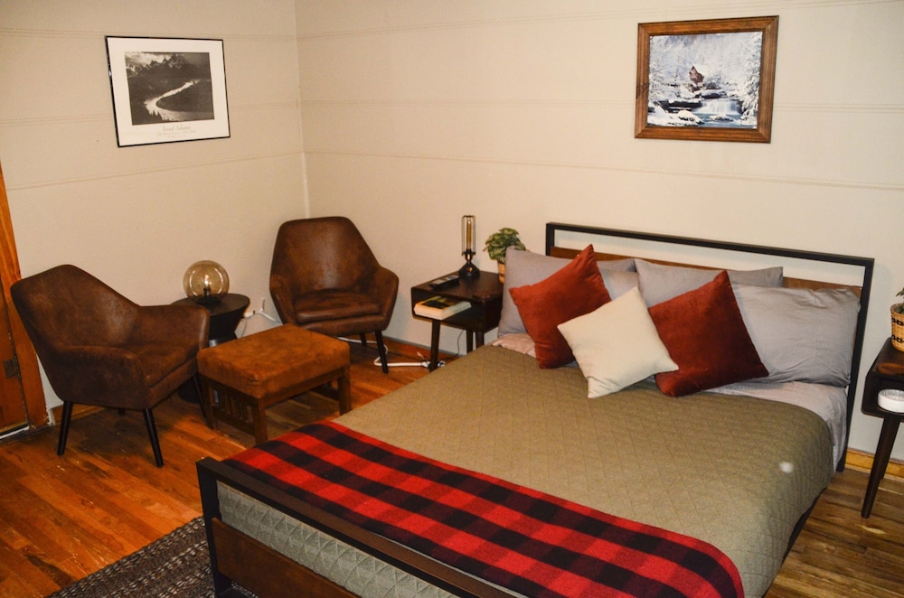 The Woolly Bugger Inn - photo 39