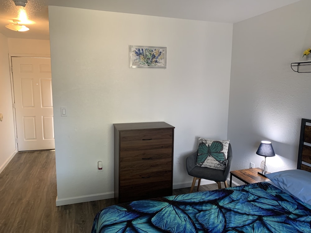 Brownsville Motel - photo 11