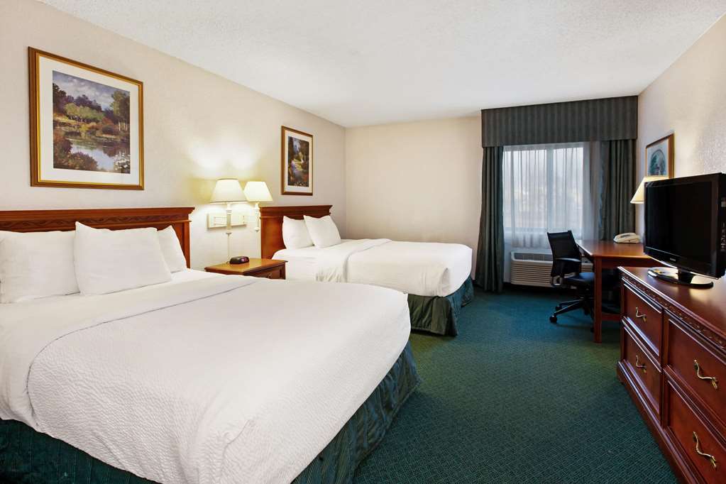 La Quinta Inn by Wyndham Detroit Canton - photo 13