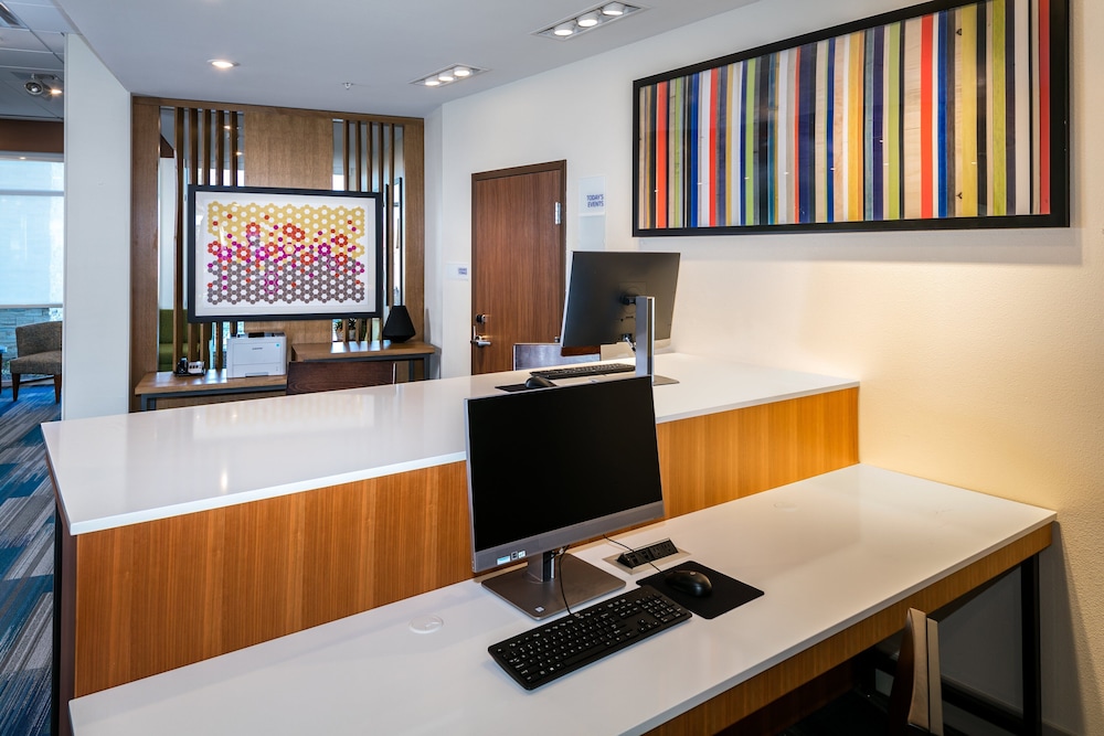 Holiday Inn Express & Suites Bend South by IHG - photo 34