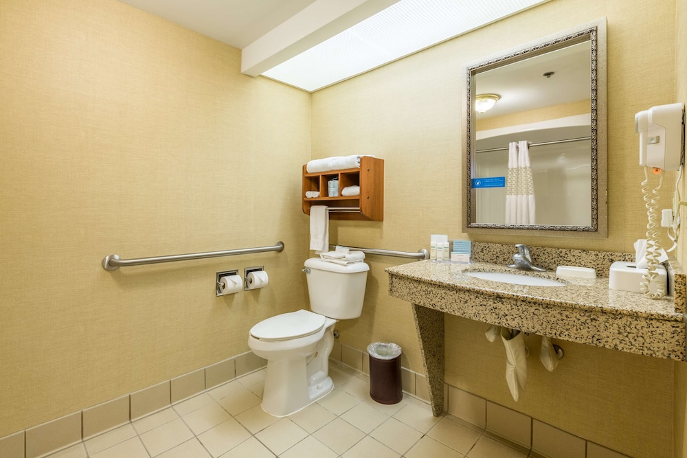 Hampton Inn Sidney - photo 21