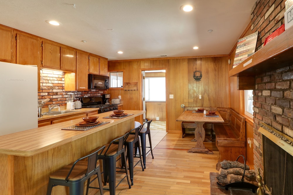 Wrightwood Cabin 4 Mi to Mtn High Resort - photo 10