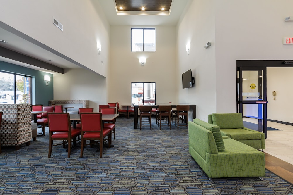 Holiday Inn Express Hotel & Suites South Bend by IHG - photo 89