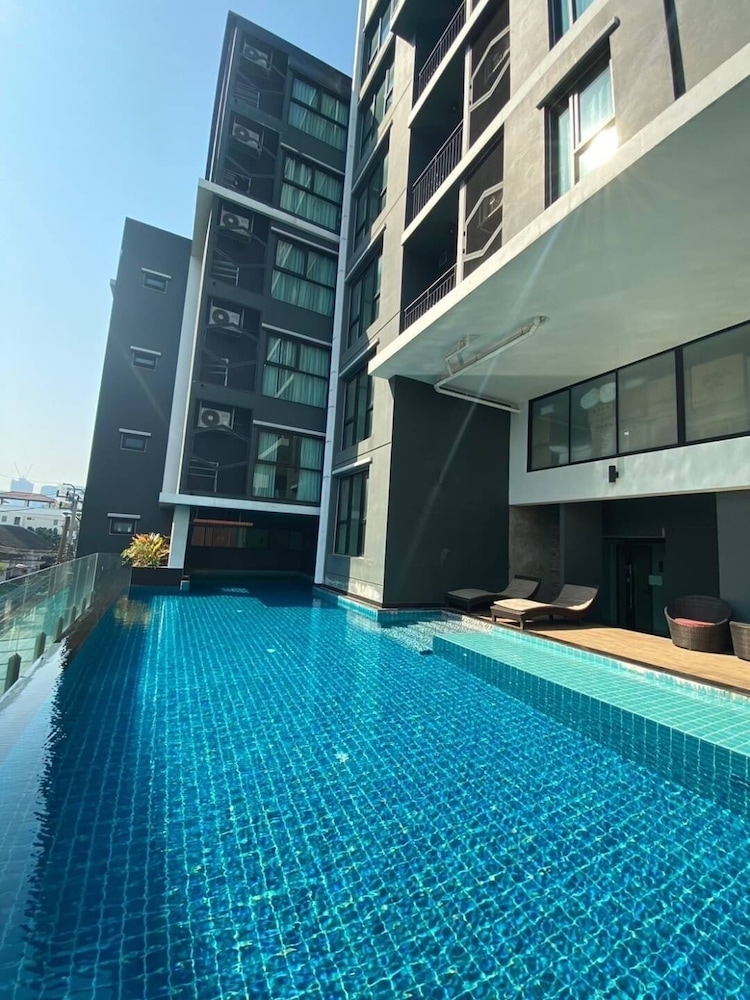 Iconic Hotel - last minute hotel in Bangkok