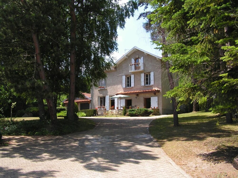 La Maison de Mireille — 4-Star Luxury Hotel in Le Puy-En-Velay, France