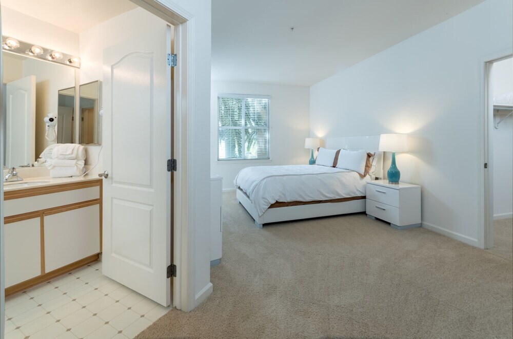 Global Luxury Suites at North Park - photo 5
