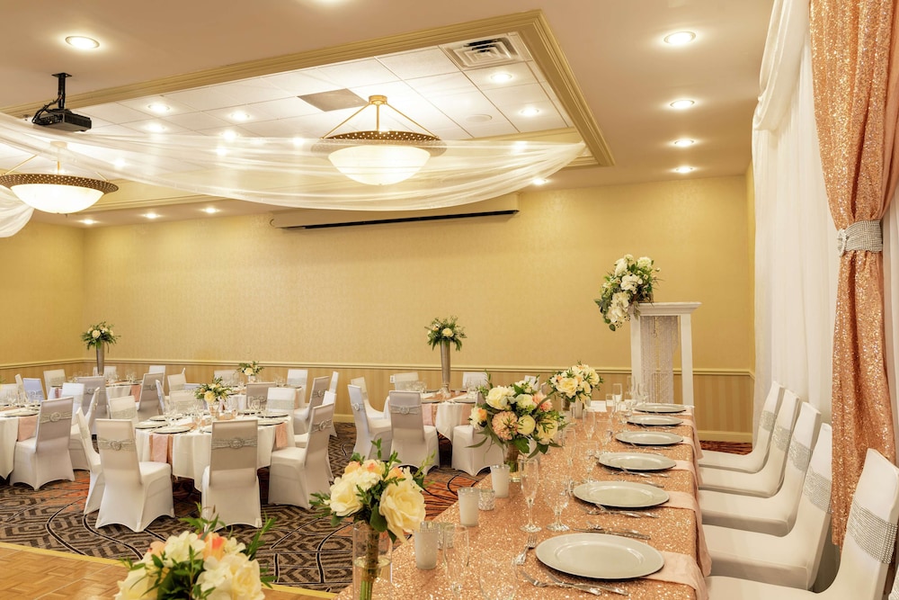 DoubleTree by Hilton Hotel Grand Rapids Airport - photo 75