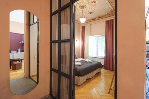 Spacious 1BR Apartment In The Heart of Tbilisi