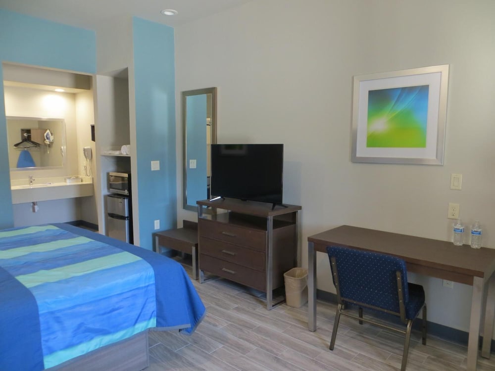 Hotel Blue Woodlands - photo 18