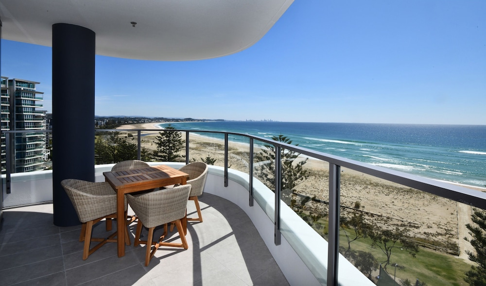 X Kirra Apartments — 4-Star Luxury Hotel in Coolangatta, Australia
