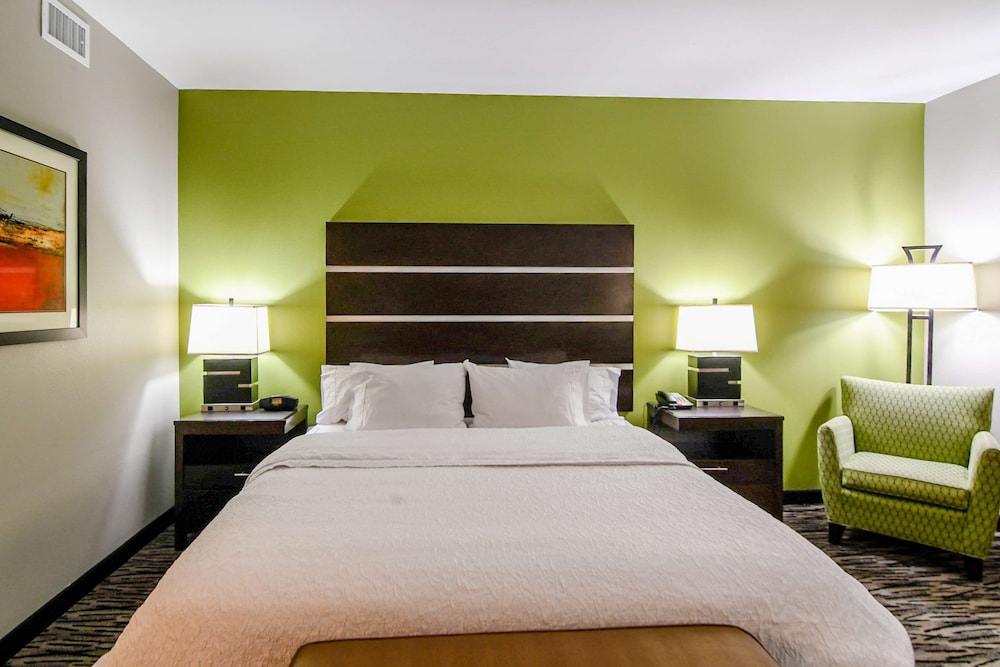 Hampton Inn Foley - photo 28