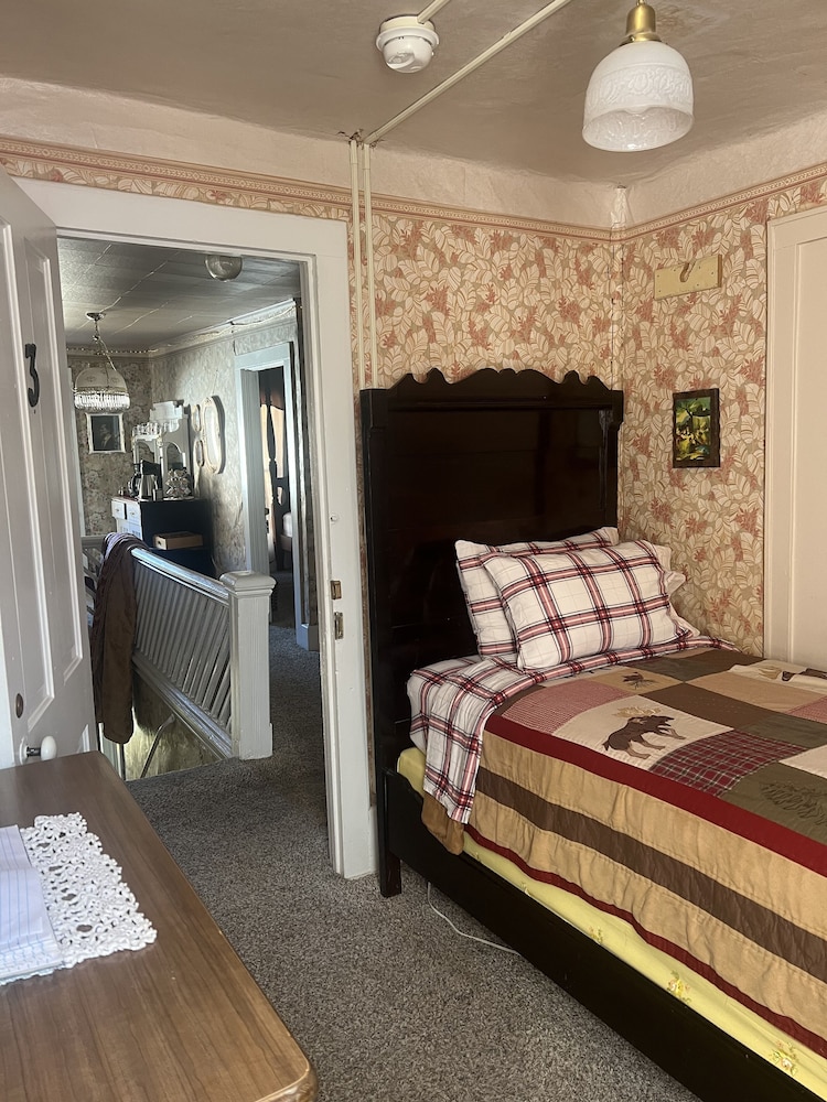 Historic Windsor Hotel - photo 15
