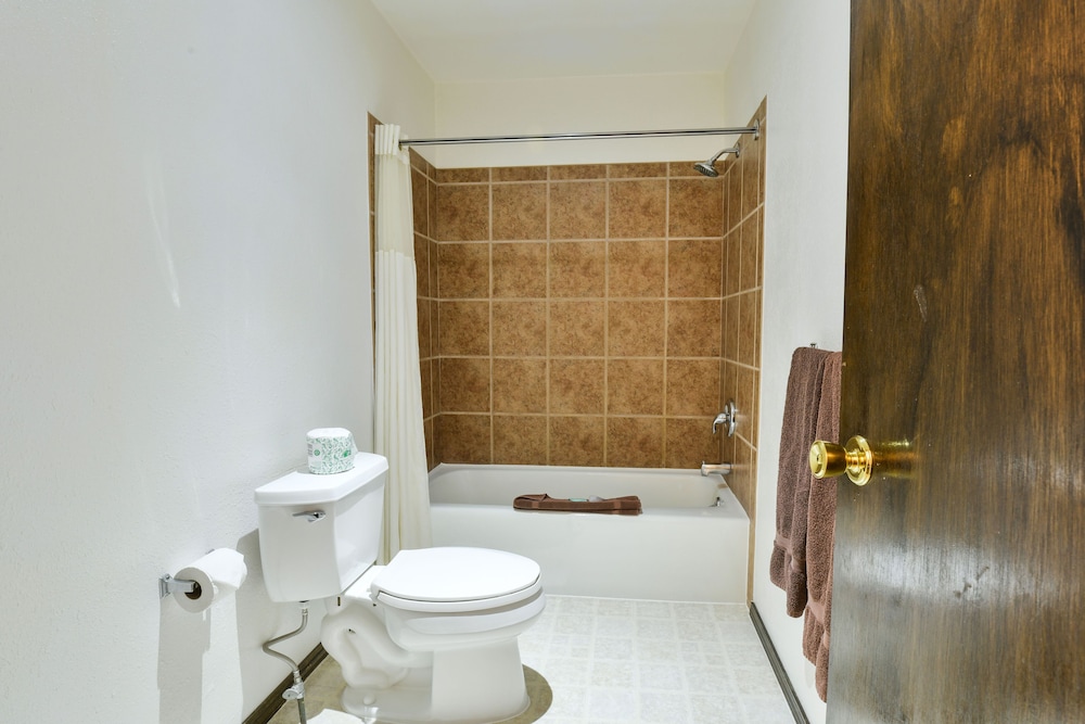 Adventure Inn & Motel - photo 21