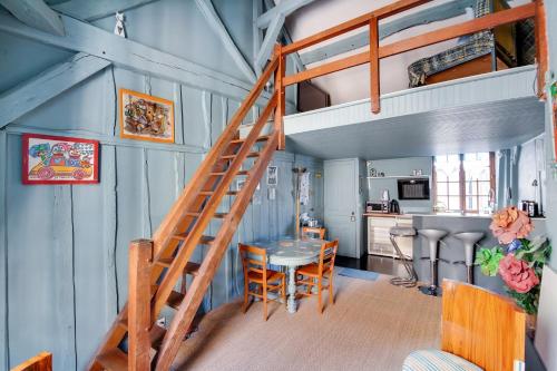 Apartment Rue Larivey — 4-Star Luxury Hotel in Troyes, France