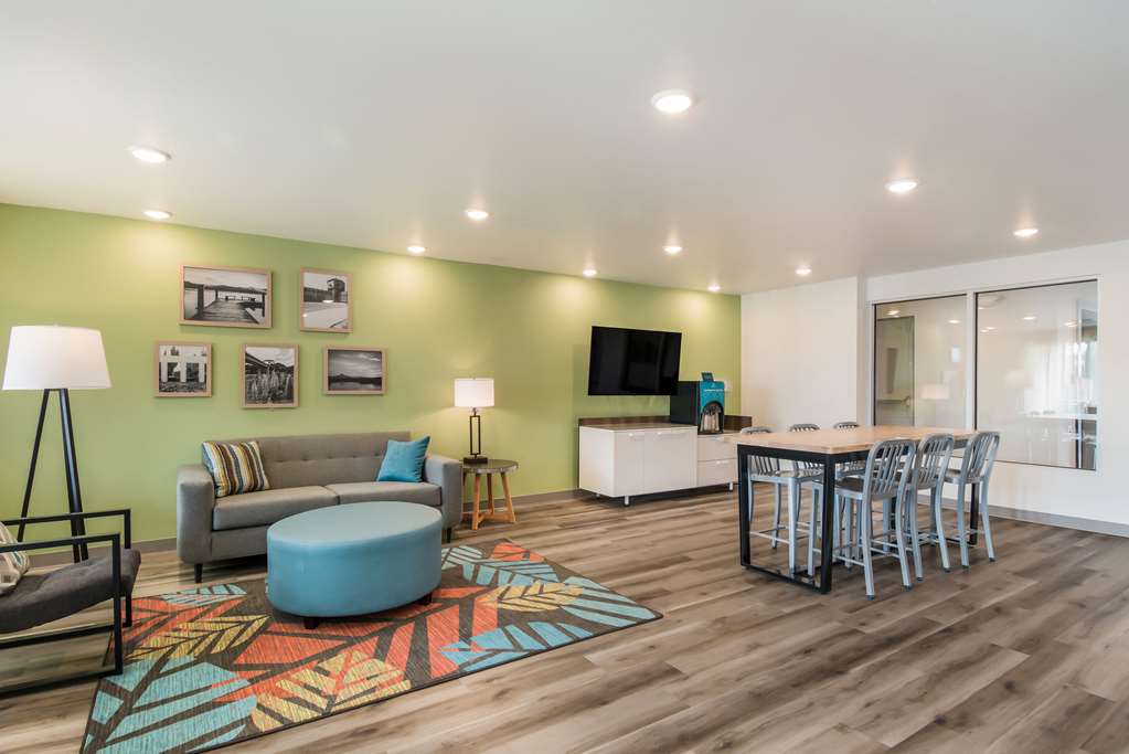 WoodSpring Suites Portland Vancouver - photo 7