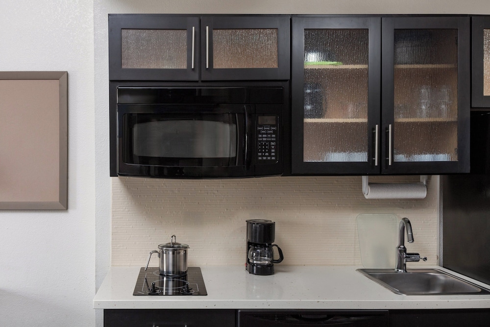 Candlewood Suites Omaha Airport by IHG - photo 12