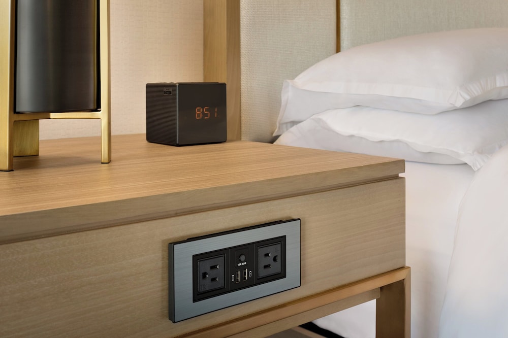 Madison Marriott South - photo 17