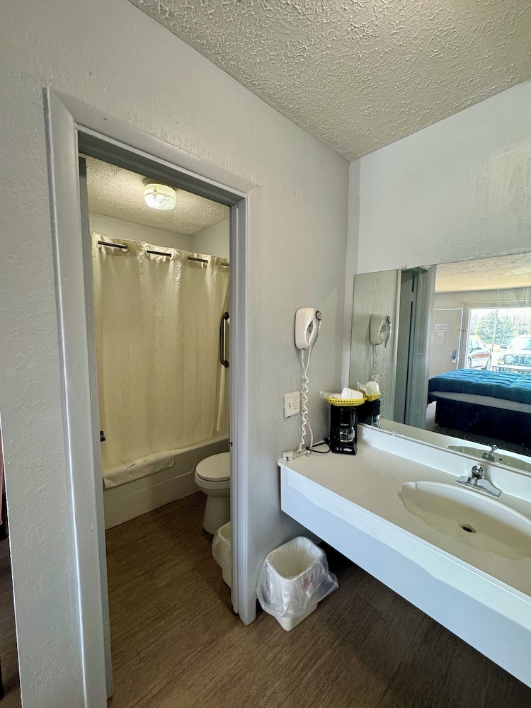 Rodeway Inn Church Hill Tri Cities Area - photo 20