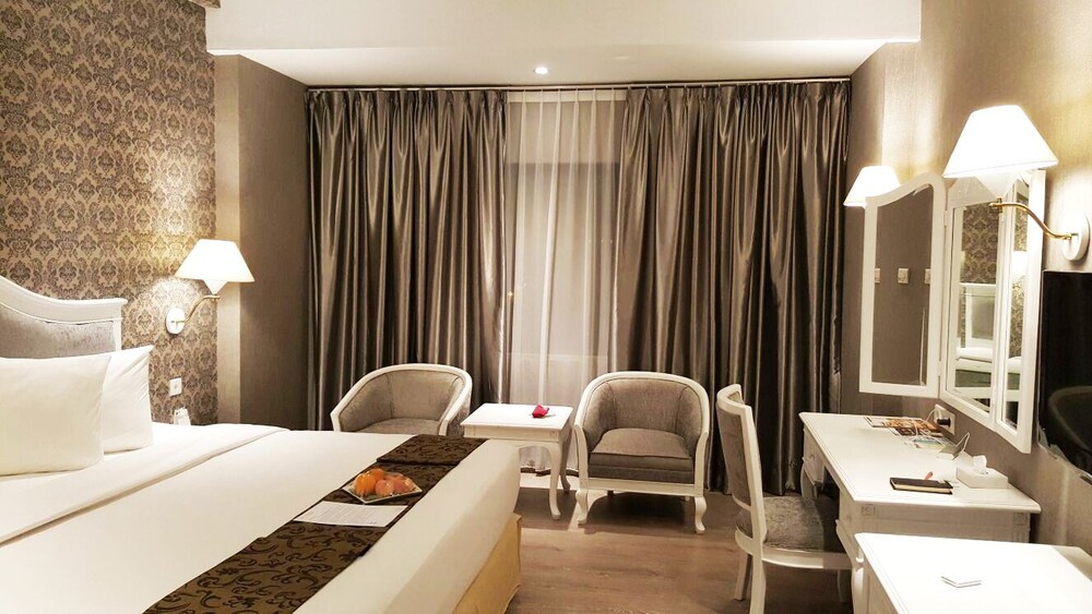 Le Polonia Hotel & Convention Medan — 4-Star Luxury Hotel in Medan, Indonesia