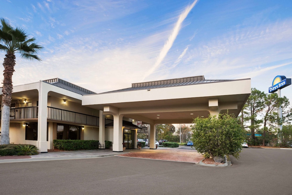 Days Inn by Wyndham Jacksonville Airport - photo 28
