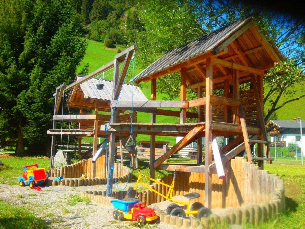 Apartment Gastehaus Luggau — 4-Star Luxury Hotel in Rauris, Austria