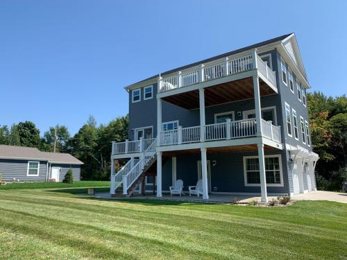 Practically Perfect in South Haven, United States