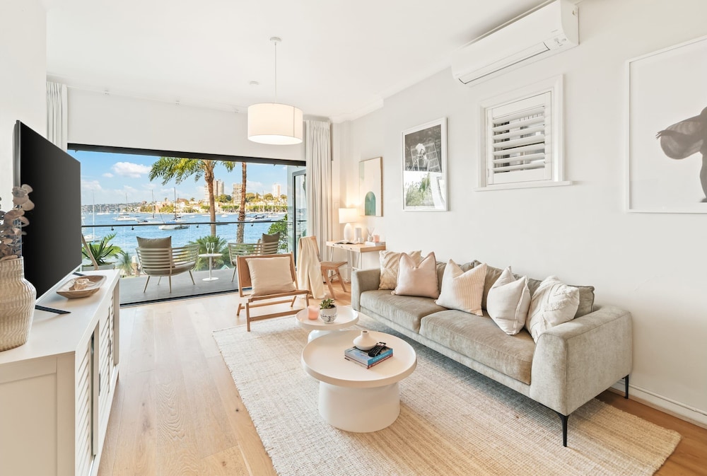Cocos at Palm View Collective — 4-Star Luxury Hotel in Sydney, Australia