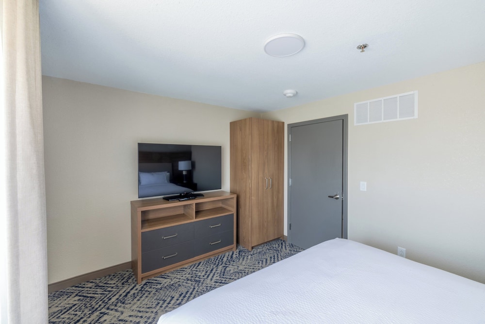 Candlewood Suites Wichita Northwest - photo 27