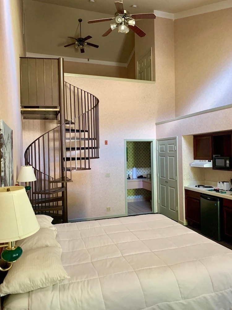 Yosemite View Lodge - photo 15