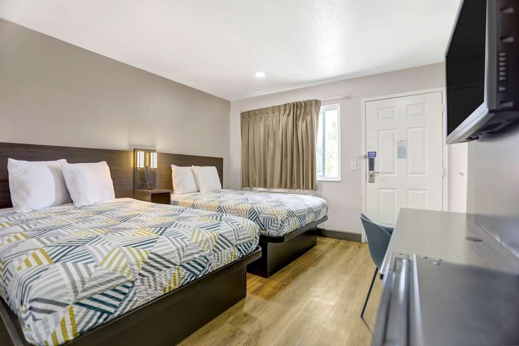 Motel6 San Bernardino CA North - photo 18