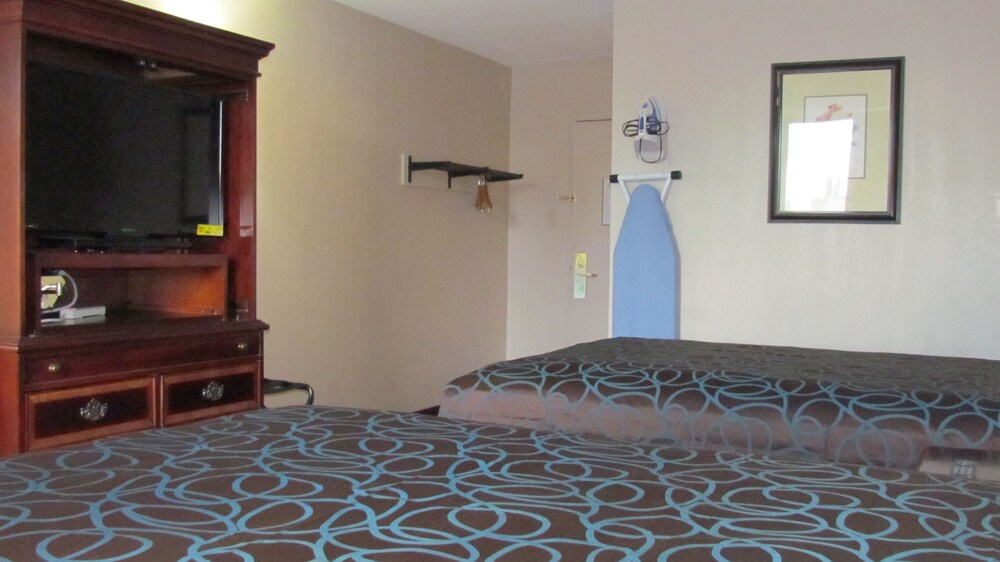 USA Inn and Suites Springfield Ohio - photo 5