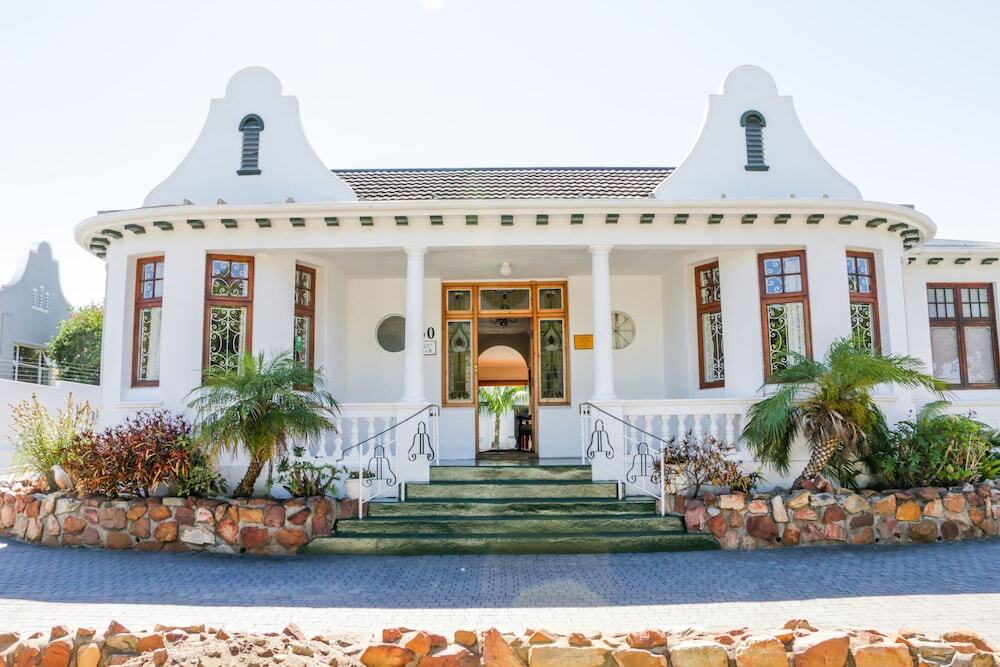 50 College Drive B&B — 4-Star Luxury Hotel in Port Elizabeth, South Africa
