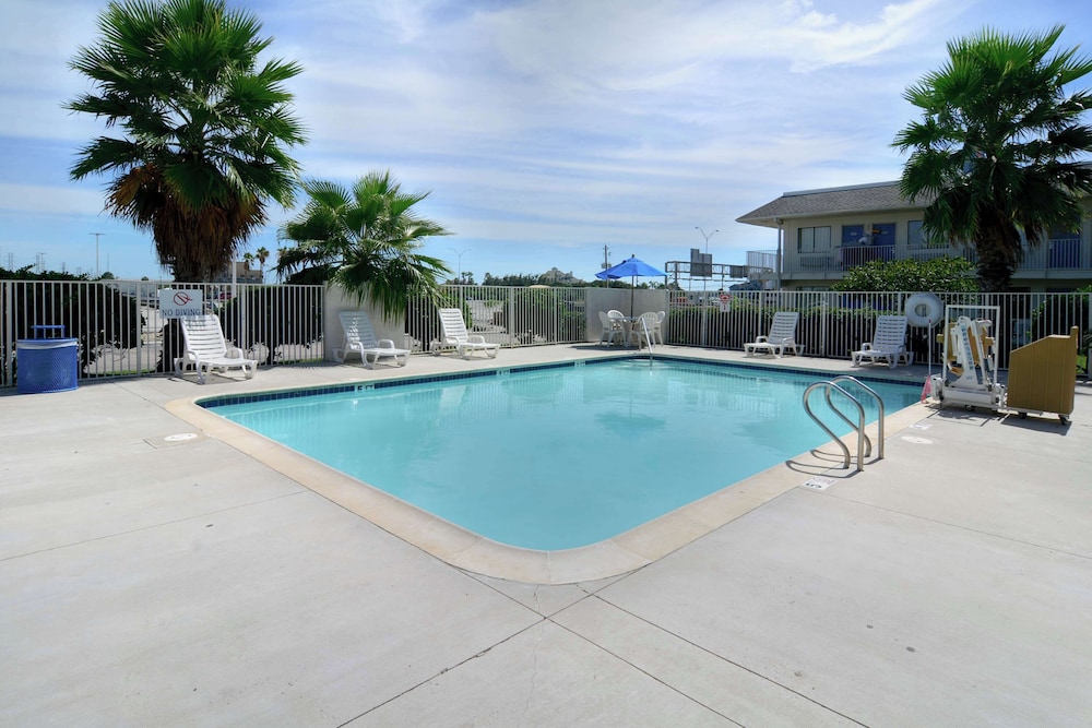 Motel 6 Galveston TX - photo 22