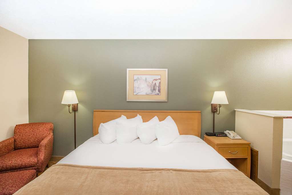 Ramada by Wyndham Spirit Lake Okoboji - photo 14