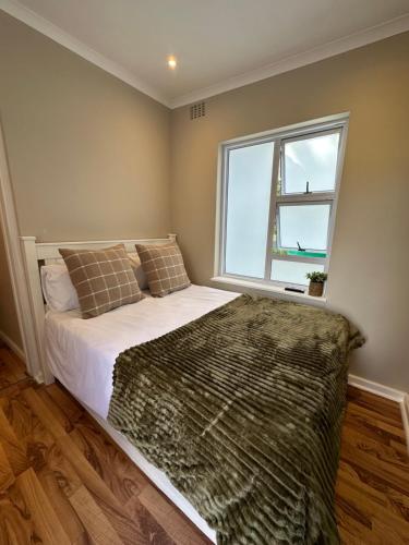 Camellia Cottage Courtyard Room