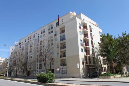 Edificio Fragata A — 4-Star Luxury Hotel in Armacao De Pera, Portugal