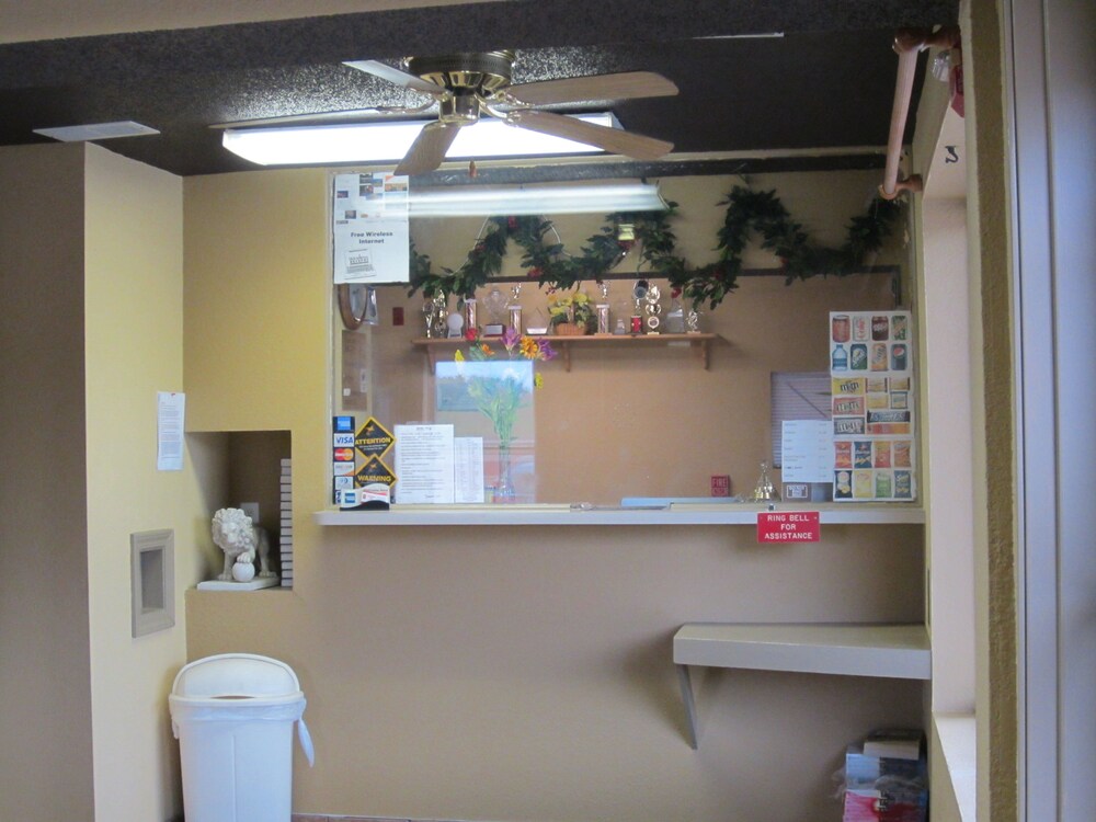 First Western Inn - photo 3