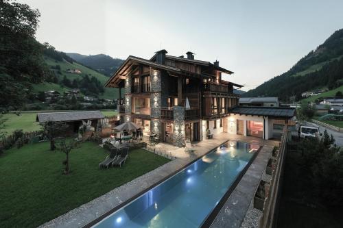 Alpine Lofts M26 — 4-Star Luxury Hotel in Grossarl, Austria