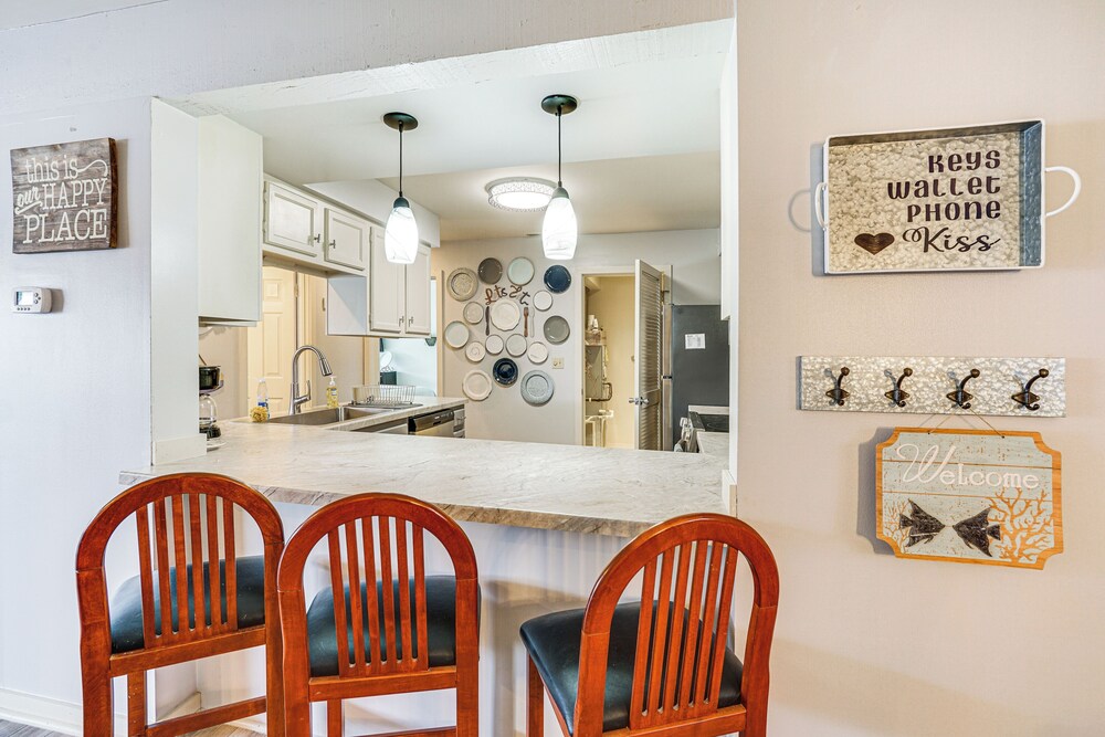Lakefront Condo w Resort Amenities in Osage Beach - photo 5