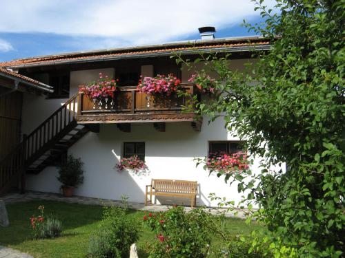 Ferienwohnungen Wanderparadies Bauernhof — hotel in Aschau Im Chiemgau