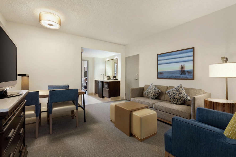 Embassy Suites by Hilton Monterey Bay Seaside - photo 19