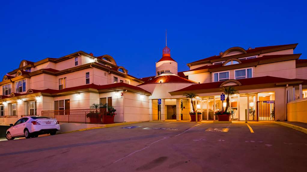 Best Western Plus Suites Hotel Coronado Island - photo 27